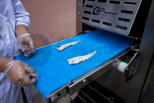 Простая в эксплуатации автоматическая машина для снятия шкур с рыбы